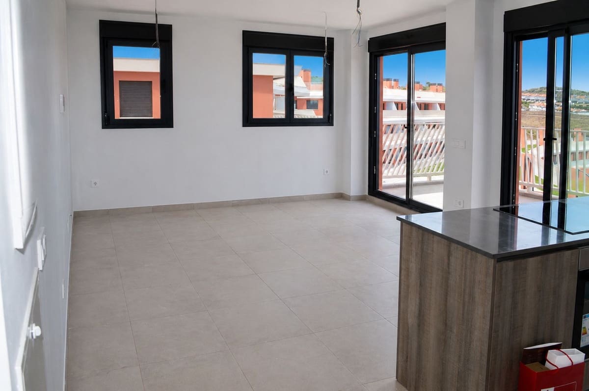 3 makuuhuone Kattohuoneisto myytävänä paikassa Mijas Costa - 595 000 € (Ref: 9810870)