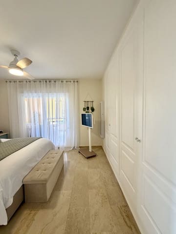 3 bedroom Apartment for sale in Calahonda, Mijas - € 429,000 (Ref: 9810872)