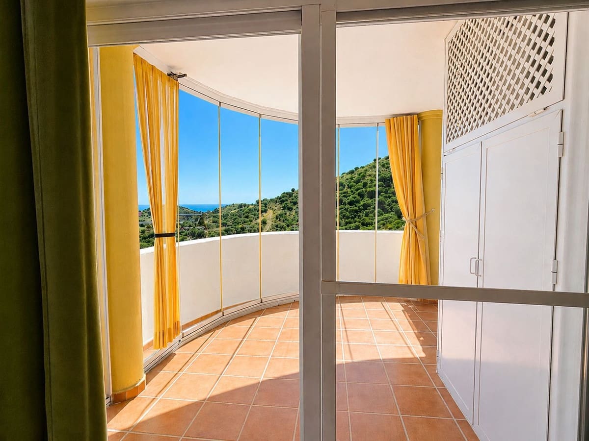 3 slaapkamer Appartement te koop in Calahonda met zwembad - € 369.000 (Ref: 9835050)