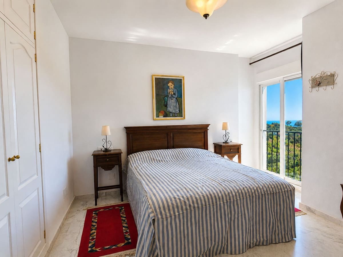 3 slaapkamer Appartement te koop in Calahonda met zwembad - € 369.000 (Ref: 9835050)