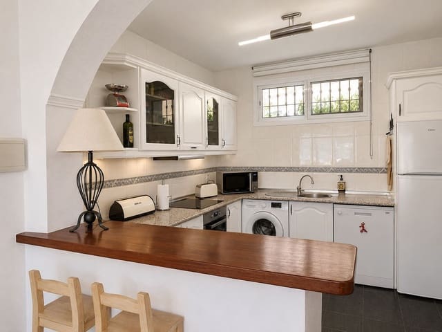 3 slaapkamer Appartement te koop in Calahonda, Mijas met zwembad - € 369.000 (Ref: 9835050)