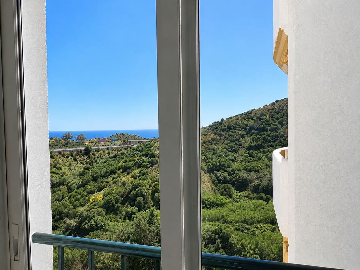 3 slaapkamer Appartement te koop in Calahonda met zwembad - € 369.000 (Ref: 9835050)