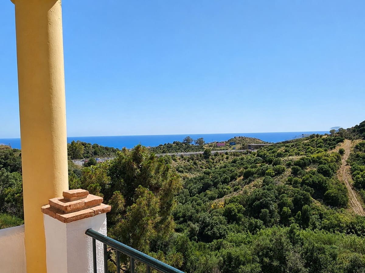 3 slaapkamer Appartement te koop in Calahonda met zwembad - € 369.000 (Ref: 9835050)