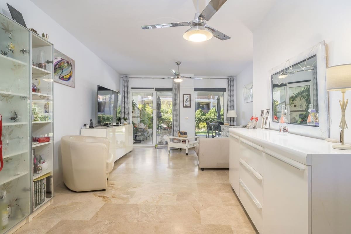 2 bedroom Apartment for sale in Mijas Costa with pool garage - € 376,000 (Ref: 9838716)