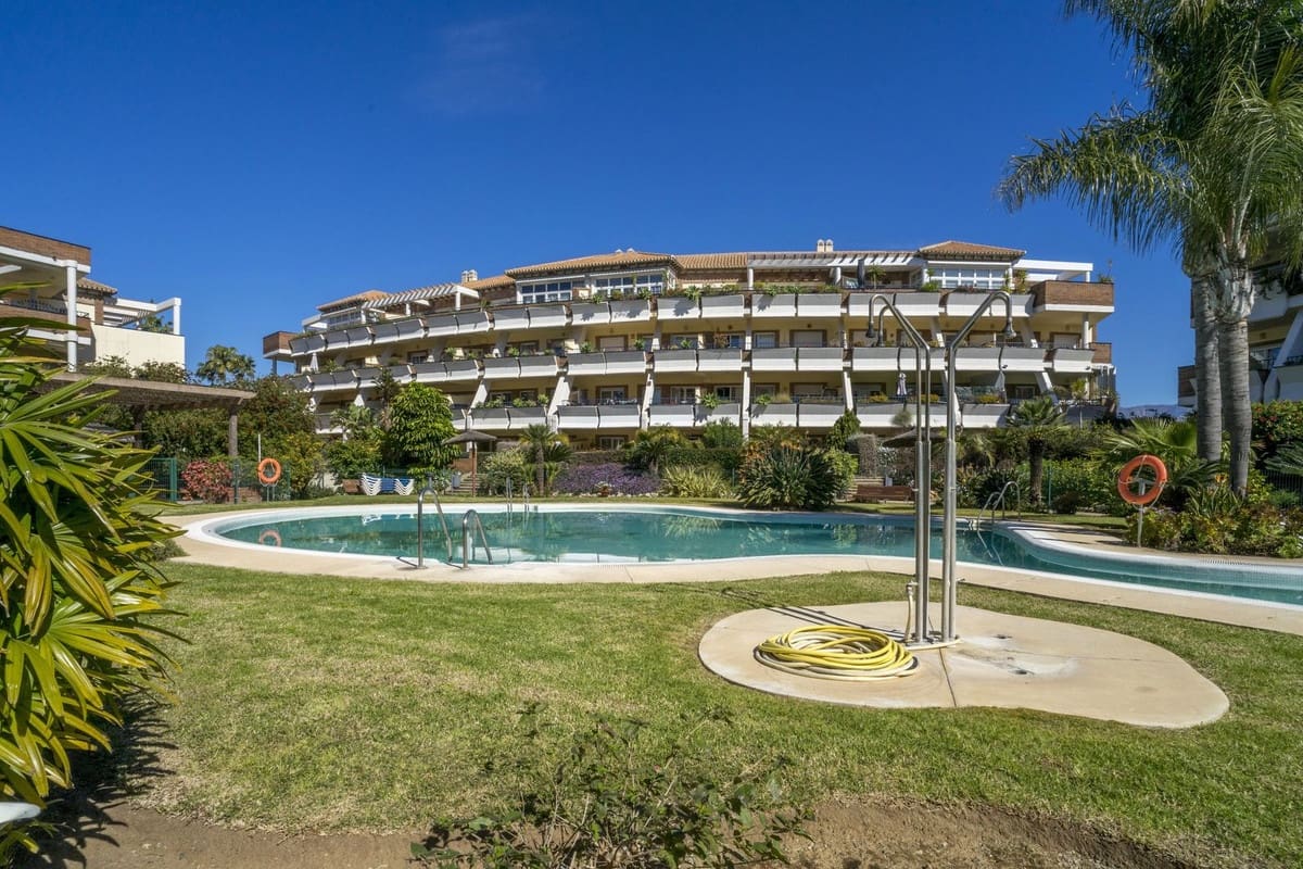 2 bedroom Apartment for sale in Mijas Costa with pool garage - € 376,000 (Ref: 9838716)