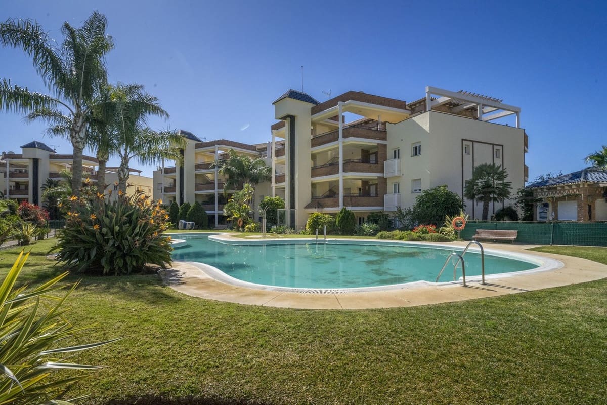 2 bedroom Apartment for sale in Mijas Costa with pool garage - € 376,000 (Ref: 9838716)