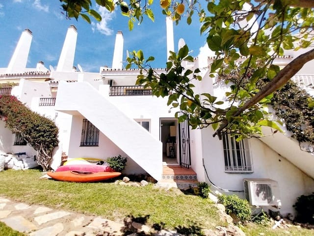 4 soveværelse Byhus til salg i Mijas Costa, Mijas med swimmingpool - € 475.000 (Ref: 9838718)