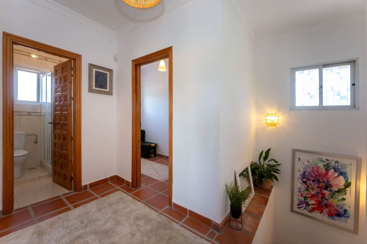 6 slaapkamer Villa te koop in Alhaurin el Grande met zwembad garage - € 749.000 (Ref: 9850578)