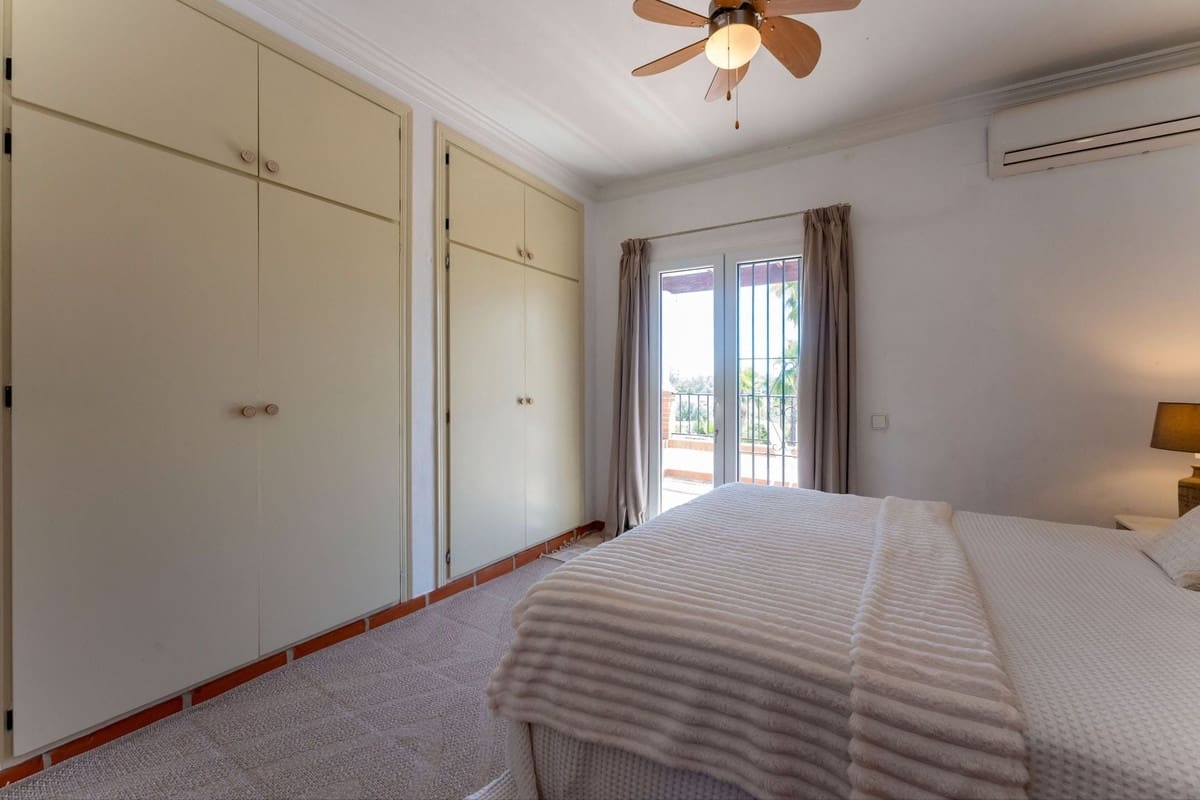 6 slaapkamer Villa te koop in Alhaurin el Grande met zwembad garage - € 749.000 (Ref: 9850578)