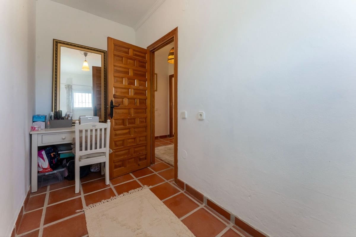 6 slaapkamer Villa te koop in Alhaurin el Grande met zwembad garage - € 749.000 (Ref: 9850578)