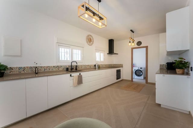 6 slaapkamer Villa te koop in Alhaurín el Grande met zwembad garage - € 749.000 (Ref: 9850578)