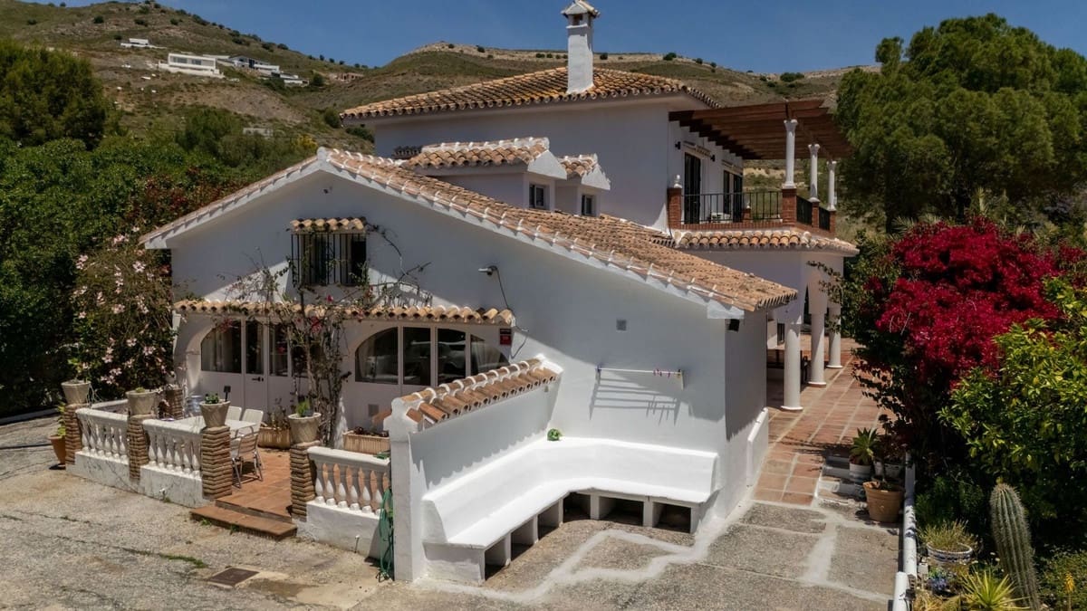 6 slaapkamer Villa te koop in Alhaurin el Grande met zwembad garage - € 749.000 (Ref: 9850578)