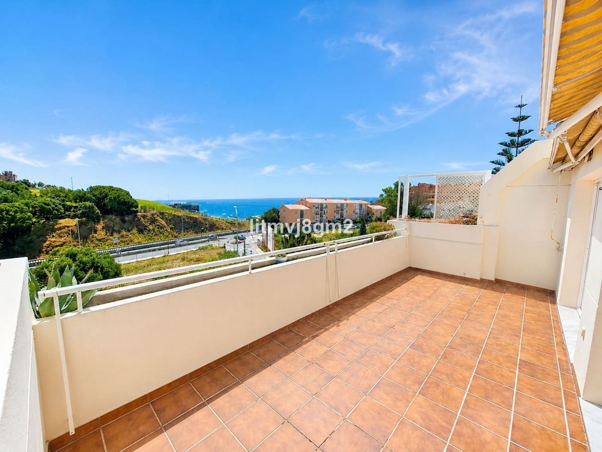 3 bedroom Apartment for sale in Fuengirola with pool garage - € 430,000 (Ref: 9850616)