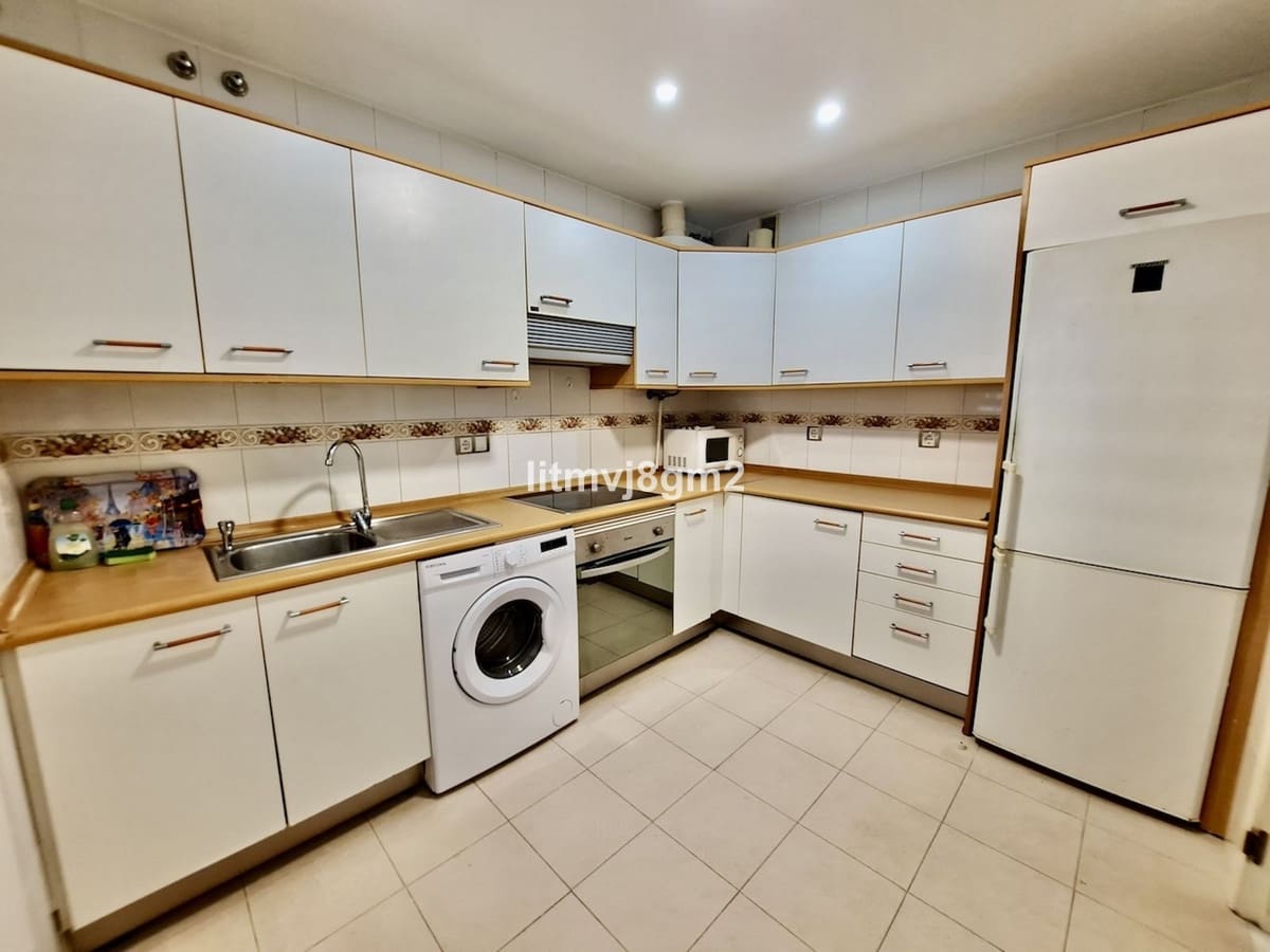 3 bedroom Apartment for sale in Fuengirola with pool garage - € 430,000 (Ref: 9850616)