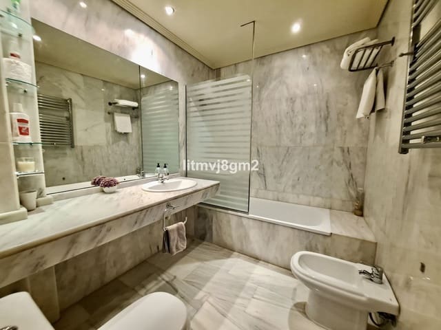 3 soveværelse Lejlighed til salg i Fuengirola med swimmingpool garage - € 430.000 (Ref: 9850616)