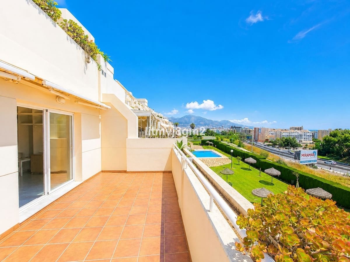 3 bedroom Apartment for sale in Fuengirola with pool garage - € 430,000 (Ref: 9850616)