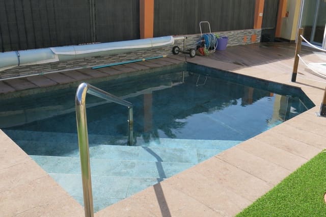 4 soveværelse Rækkehus til salg i Puerto de la Cruz med swimmingpool garage - € 570.000 (Ref: 9564041)