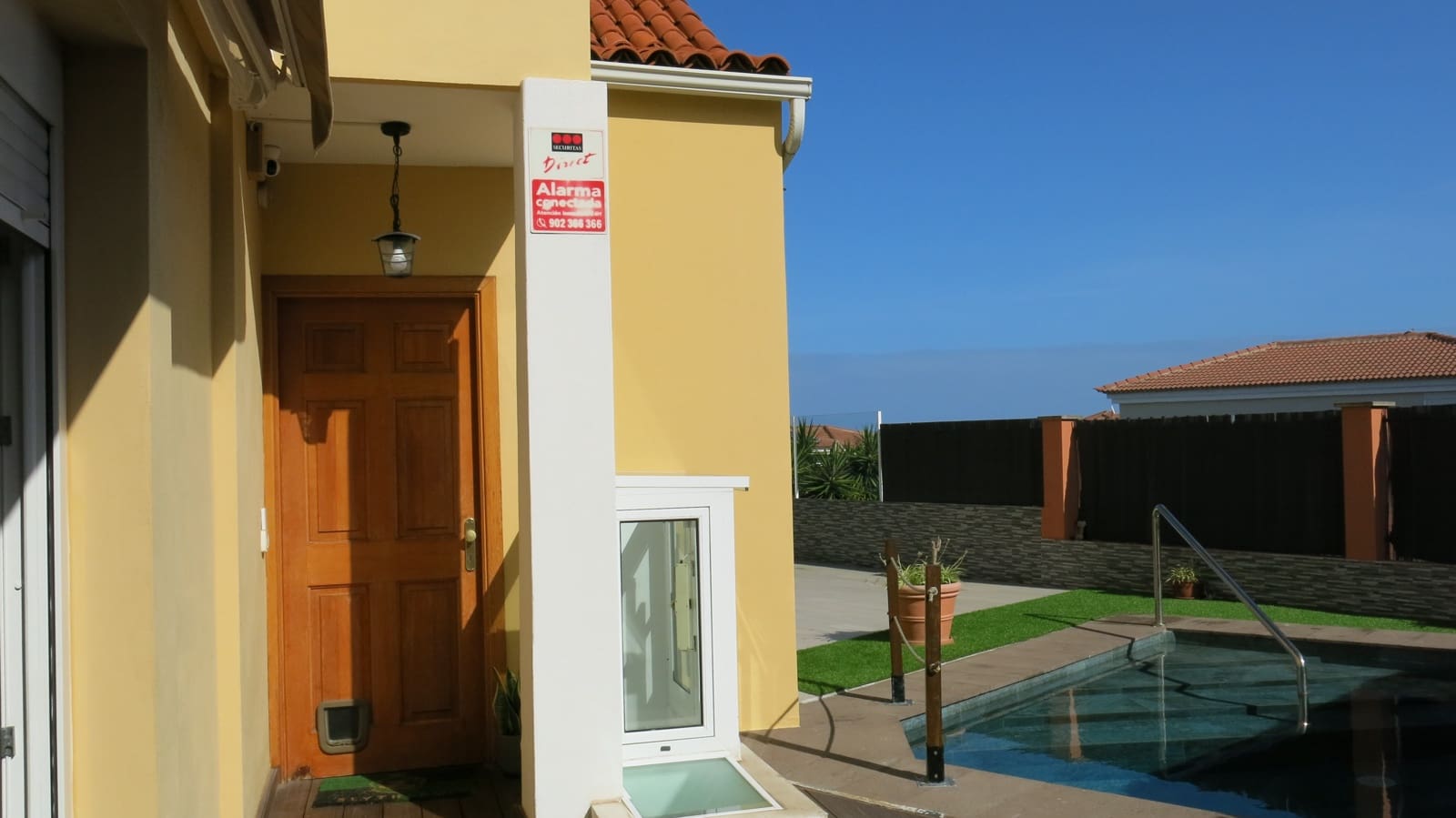 4 slaapkamer Rijtjeshuis te koop in Puerto de la Cruz met zwembad garage - € 585.000 (Ref: 9564041)