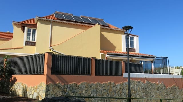 4 slaapkamer Rijtjeshuis te koop in Puerto de la Cruz met zwembad garage - € 585.000 (Ref: 9564041)