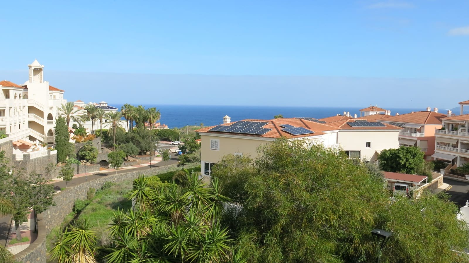 4 slaapkamer Rijtjeshuis te koop in Puerto de la Cruz met zwembad garage - € 585.000 (Ref: 9564041)