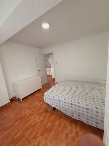 3 bedroom Flat for rent in Castello de la Plana - € 1,000 (Ref: 10019998)