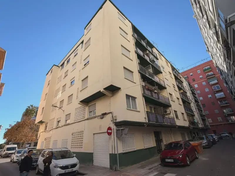 3 bedroom Flat for rent in Castello de la Plana - € 1,000 (Ref: 10019998)