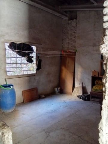 4 soveværelse Villa til salg i Ontinyent - € 65.000 (Ref: 9569193)