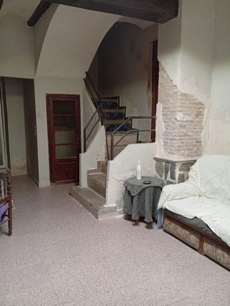 4 soveværelse Villa til salg i Ontinyent - € 65.000 (Ref: 9569193)