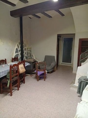 4 soveværelse Villa til salg i Ontinyent - € 65.000 (Ref: 9569193)