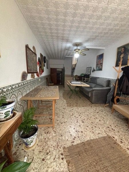 3 slaapkamer Villa te koop in Ontinyent - € 125.000 (Ref: 9569200)