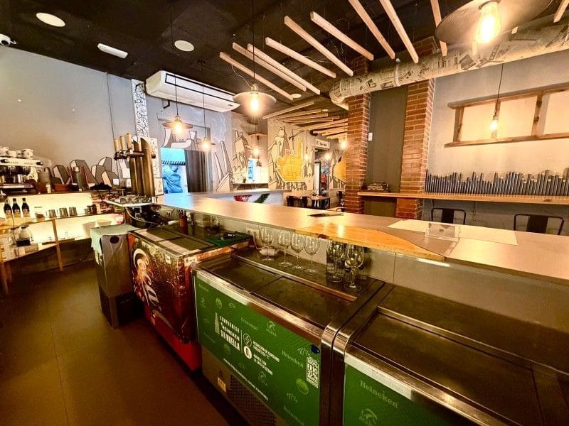 Erhverv til salg i Valencia by - € 90.000 (Ref: 9569204)