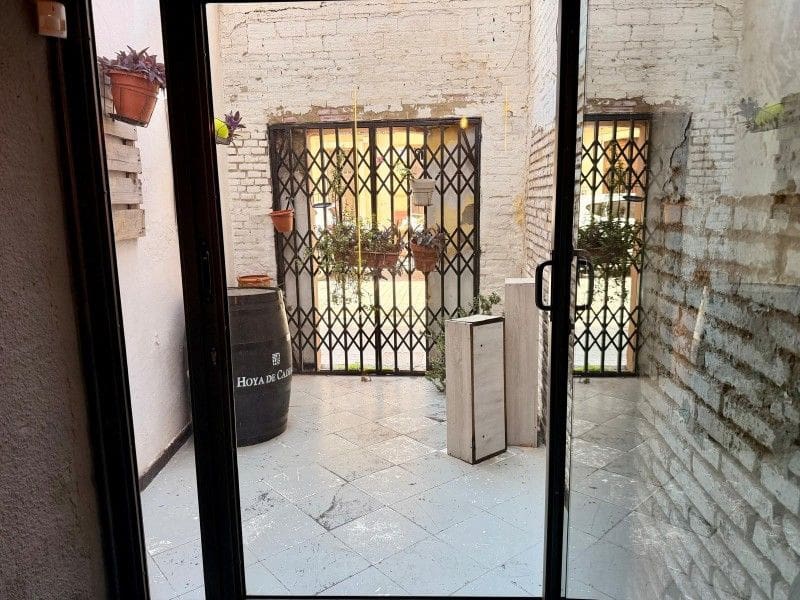 Erhverv til salg i Valencia by - € 90.000 (Ref: 9569204)