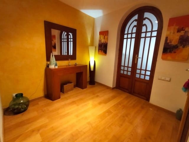 6 sypialnia Willa na sprzedaż w Ontinyent z garażem - 295 000 € (Ref: 9569205)