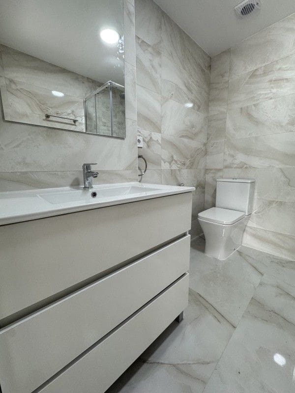 2 makuuhuone Asunto vuokrattavana paikassa Almassera - 1 200 € (Ref: 9569210)