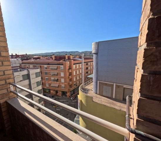 Piso de 4 habitaciones en Ontinyent en venta con garaje - 175.000 € (Ref: 9569213)