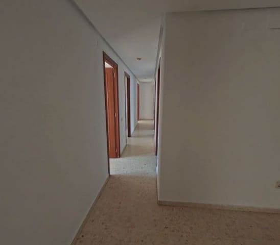 Piso de 4 habitaciones en Ontinyent en venta con garaje - 175.000 € (Ref: 9569213)
