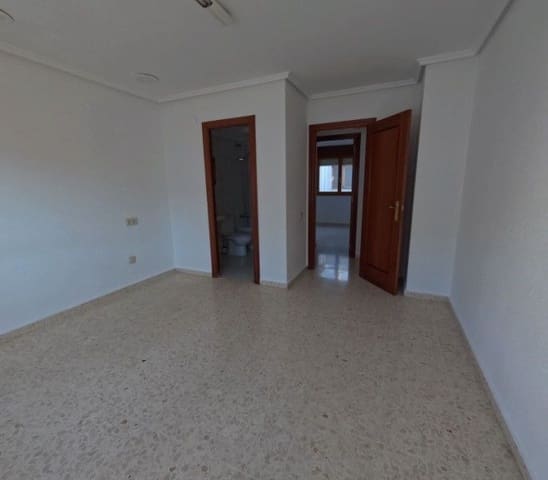 Piso de 4 habitaciones en Ontinyent en venta con garaje - 175.000 € (Ref: 9569213)