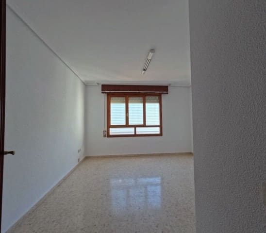 Piso de 4 habitaciones en Ontinyent en venta con garaje - 175.000 € (Ref: 9569213)