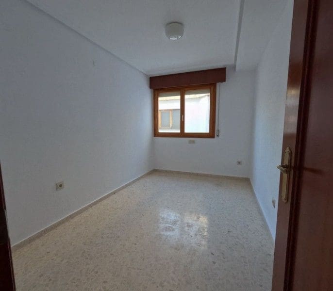 4 quarto Apartamento para venda em Ontinyent com garagem - 175 000 € (Ref: 9569213)
