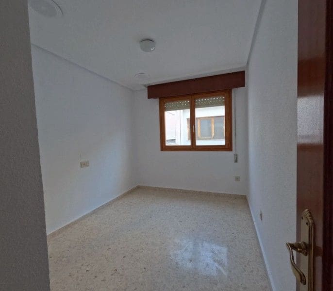 4 quarto Apartamento para venda em Ontinyent com garagem - 175 000 € (Ref: 9569213)