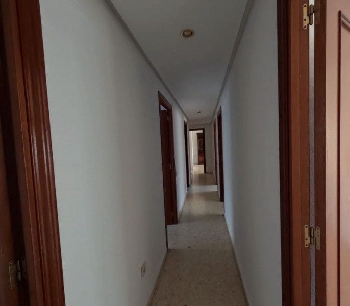 4 quarto Apartamento para venda em Ontinyent com garagem - 175 000 € (Ref: 9569213)