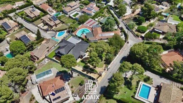 4 slaapkamer Villa te koop in Picassent met garage - € 1.000.000 (Ref: 9575014)