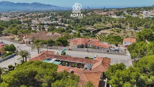 Erhverv til salg i Urbanizaciones, Benidorm - € 890.000 (Ref: 9592104)