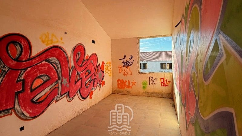 3 slaapkamer Halfvrijstaande villa te koop in Godelleta - € 75.000 (Ref: 9626390)