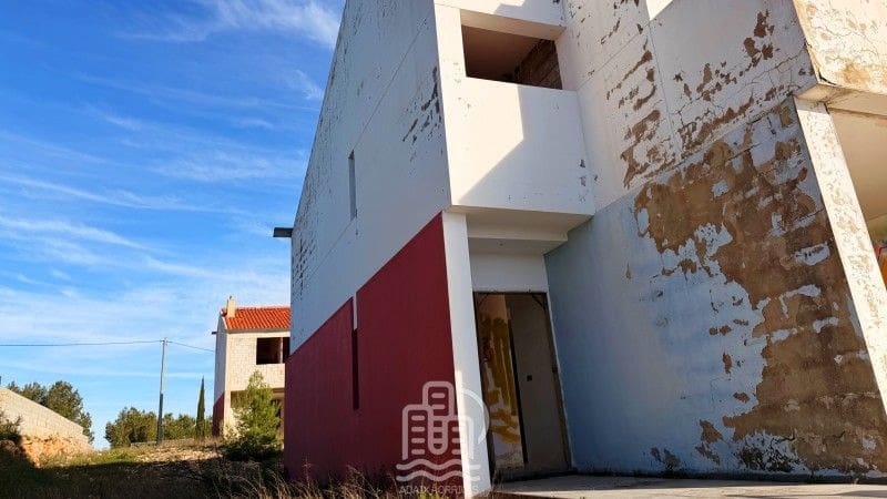 3 slaapkamer Halfvrijstaande villa te koop in Godelleta - € 75.000 (Ref: 9626390)