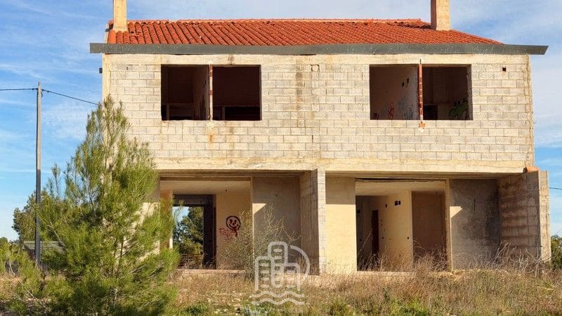 3 slaapkamer Halfvrijstaande villa te koop in Godelleta - € 75.000 (Ref: 9626390)