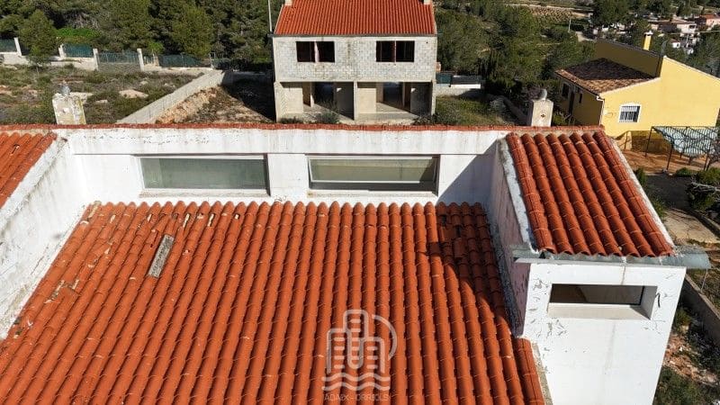 3 slaapkamer Halfvrijstaande villa te koop in Godelleta - € 75.000 (Ref: 9626390)