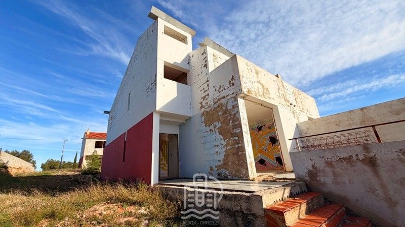 3 slaapkamer Halfvrijstaande villa te koop in Godelleta - € 75.000 (Ref: 9626390)