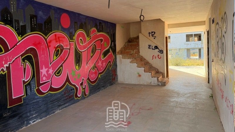 3 slaapkamer Halfvrijstaande villa te koop in Godelleta - € 75.000 (Ref: 9626390)