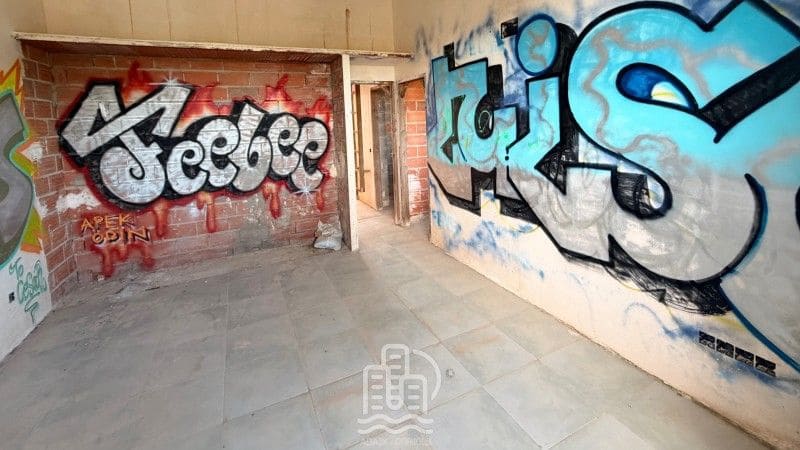 3 slaapkamer Halfvrijstaande villa te koop in Godelleta - € 75.000 (Ref: 9626390)